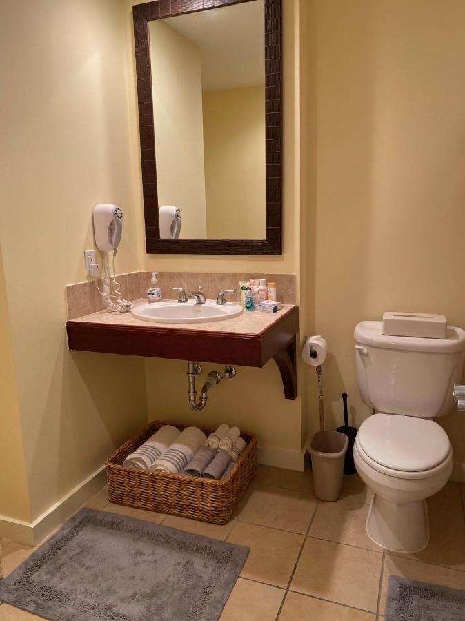 Ocean View Luxurious Condo-Best Location + Balcony เดสติน ภายนอก รูปภาพ